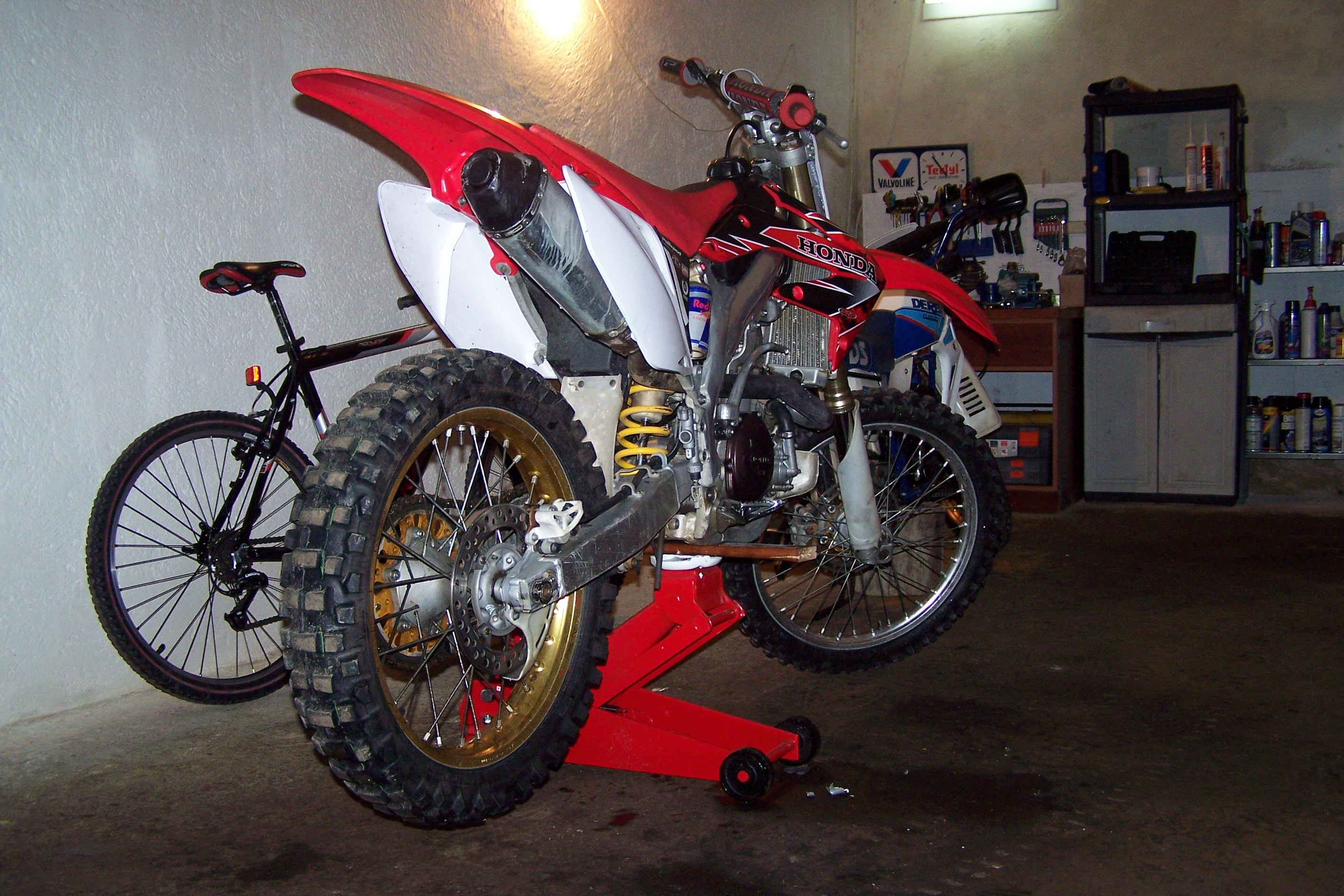 Honda CRF 450 R 001.jpg